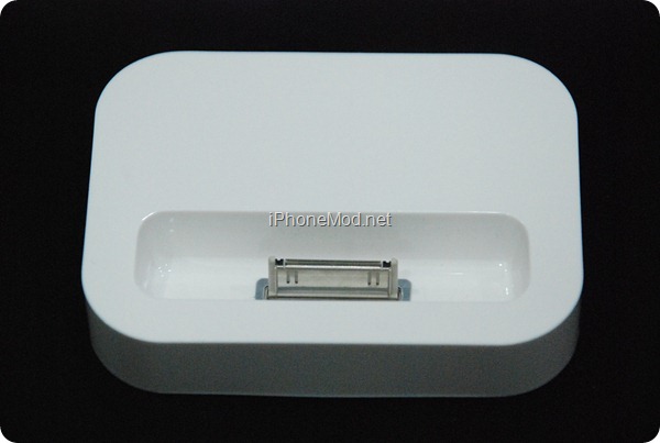 Momo-iPhone-Slim-Dock (3)
