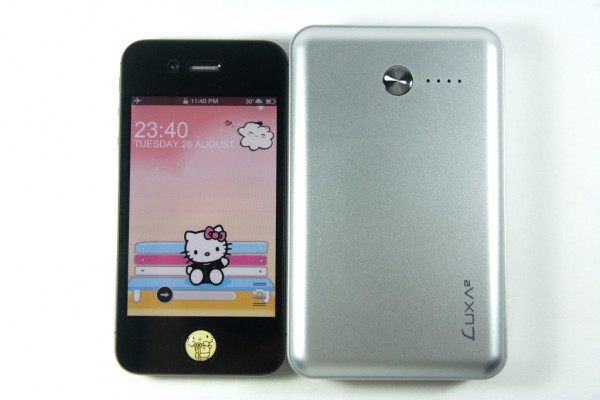 LUXA2 P1 vs iPhone 4S LUXA2 P1 vs iPhone 4S