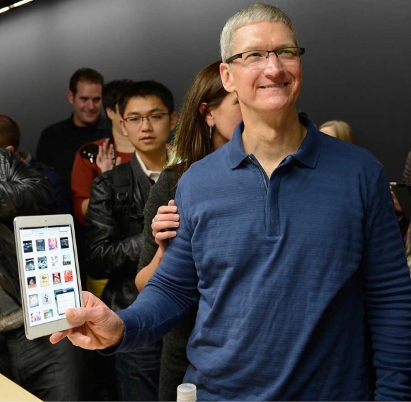 tim-cook-ipad-mini