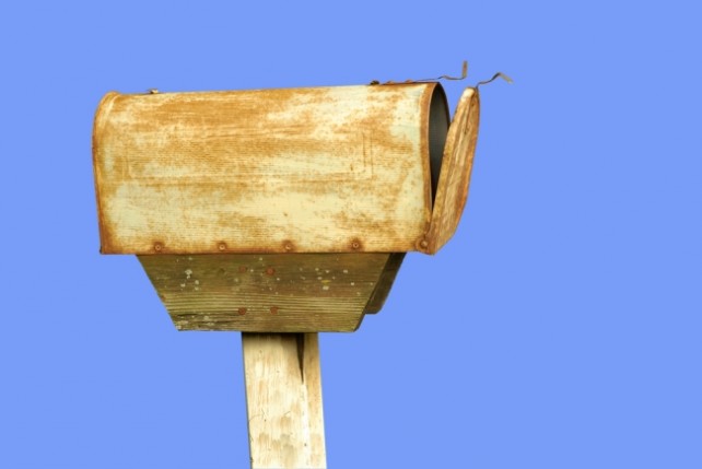RustedMailbox650