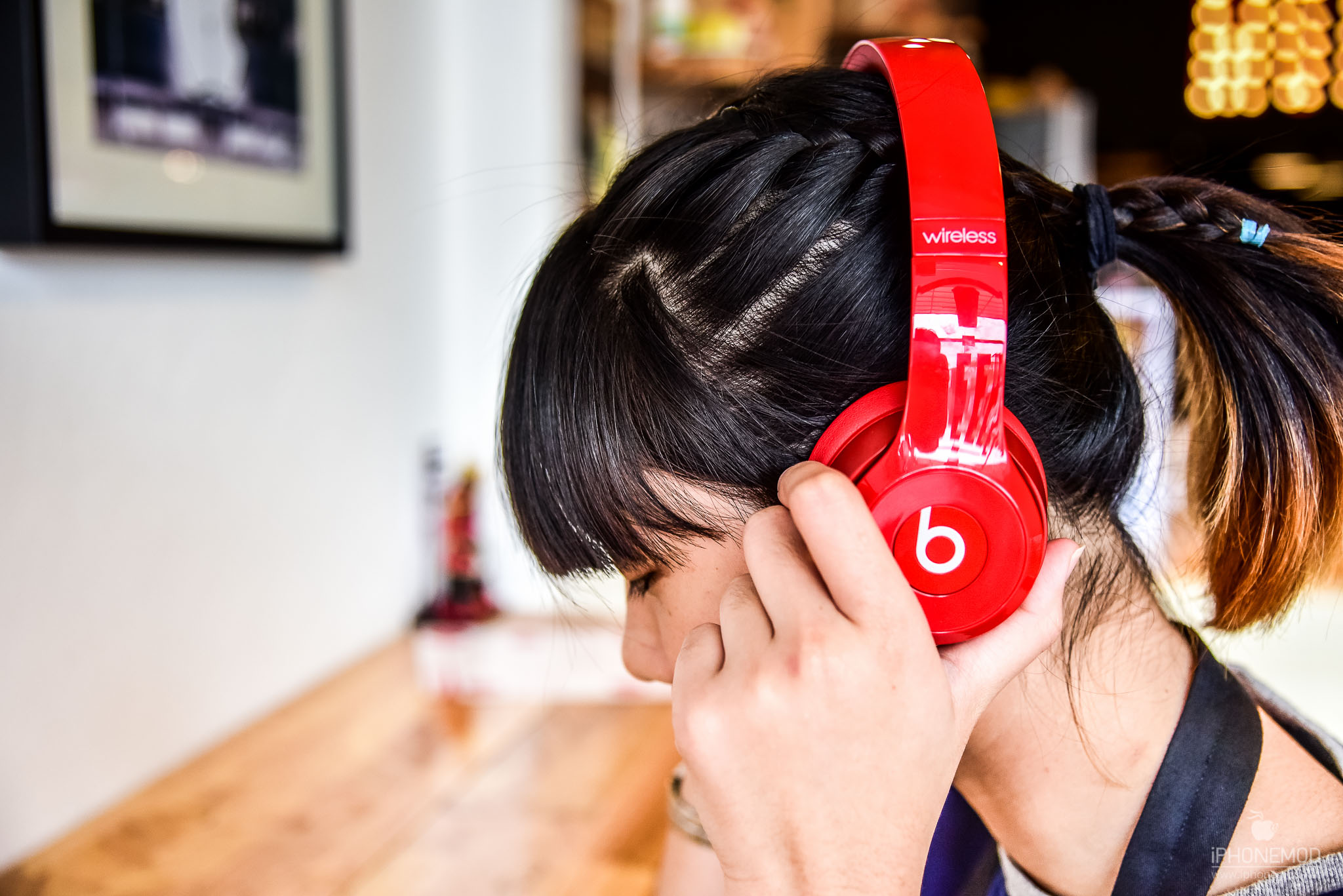 Beats-Solo-Wireless-15