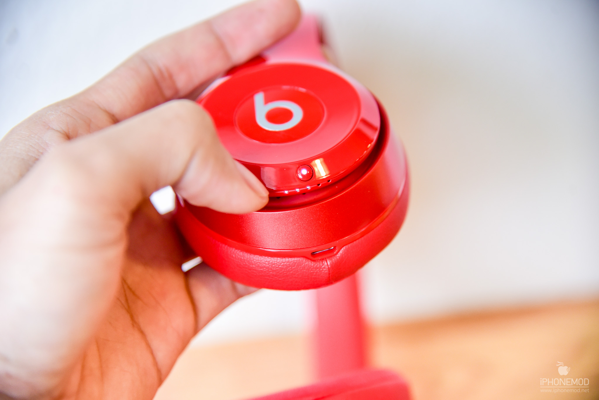 Beats-Solo-Wireless-2