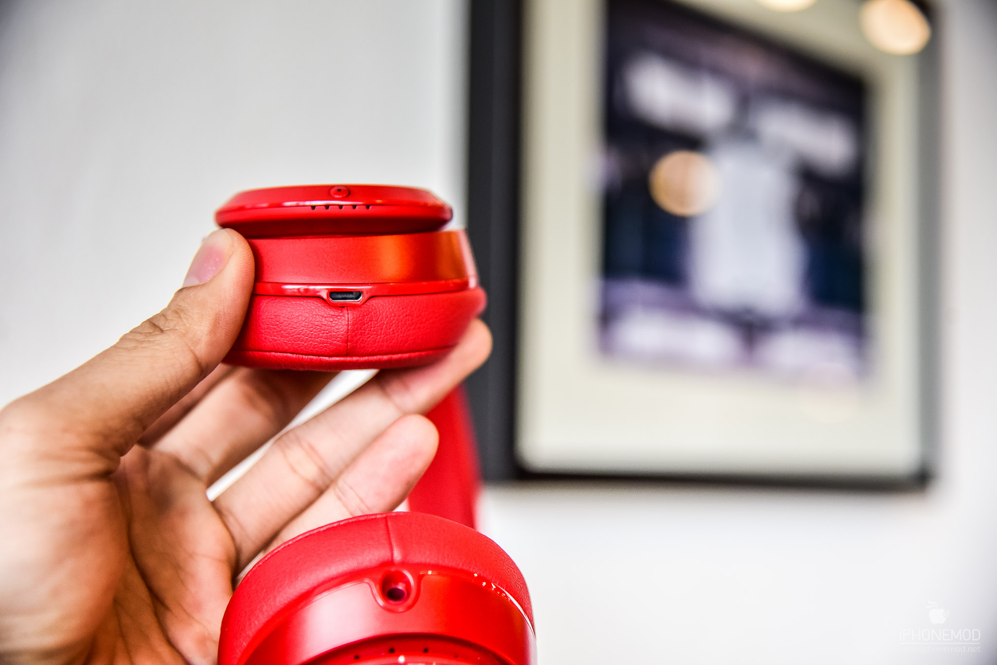 Beats-Solo-Wireless-8