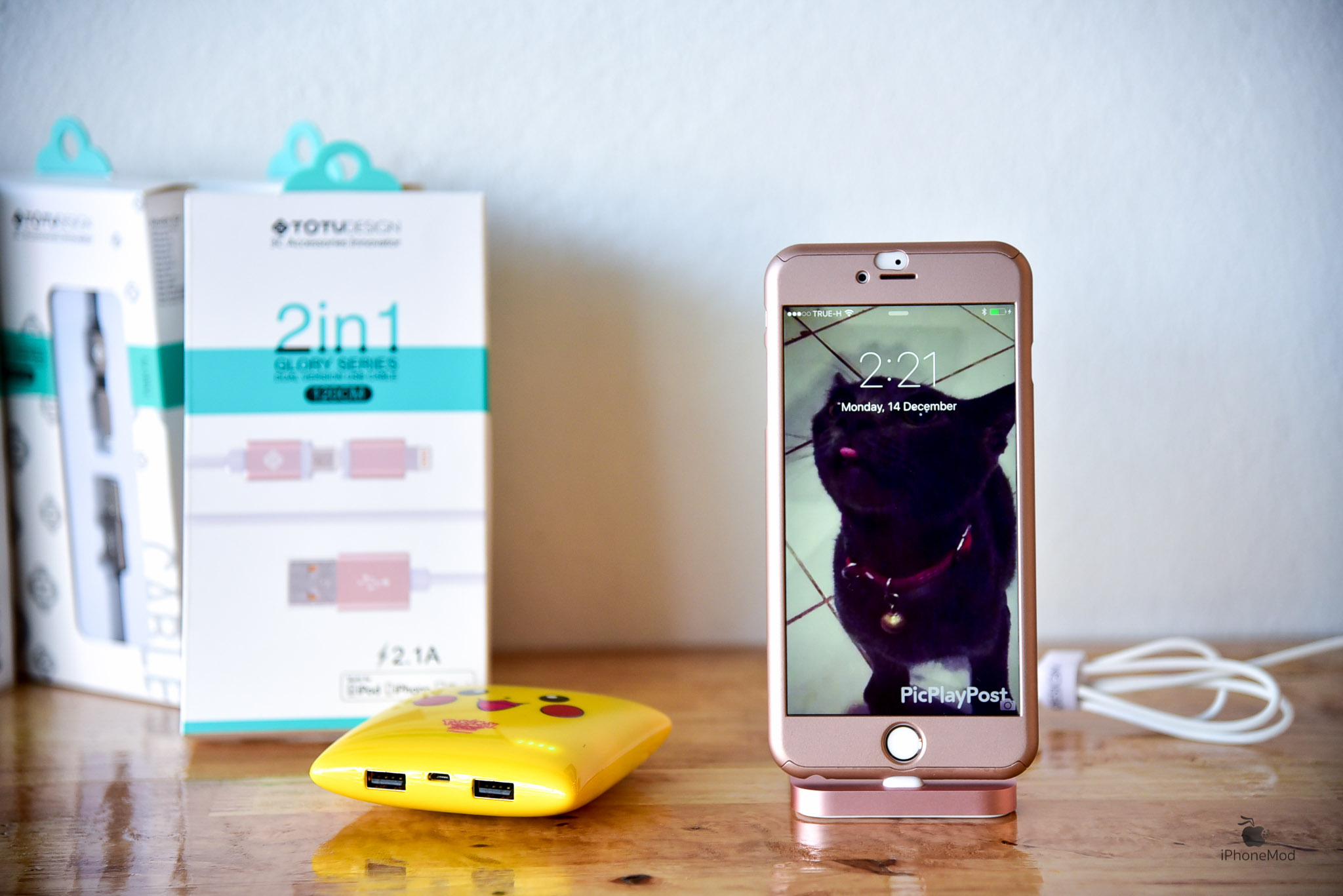 totu-iphone-2in-1-charging-cable-12