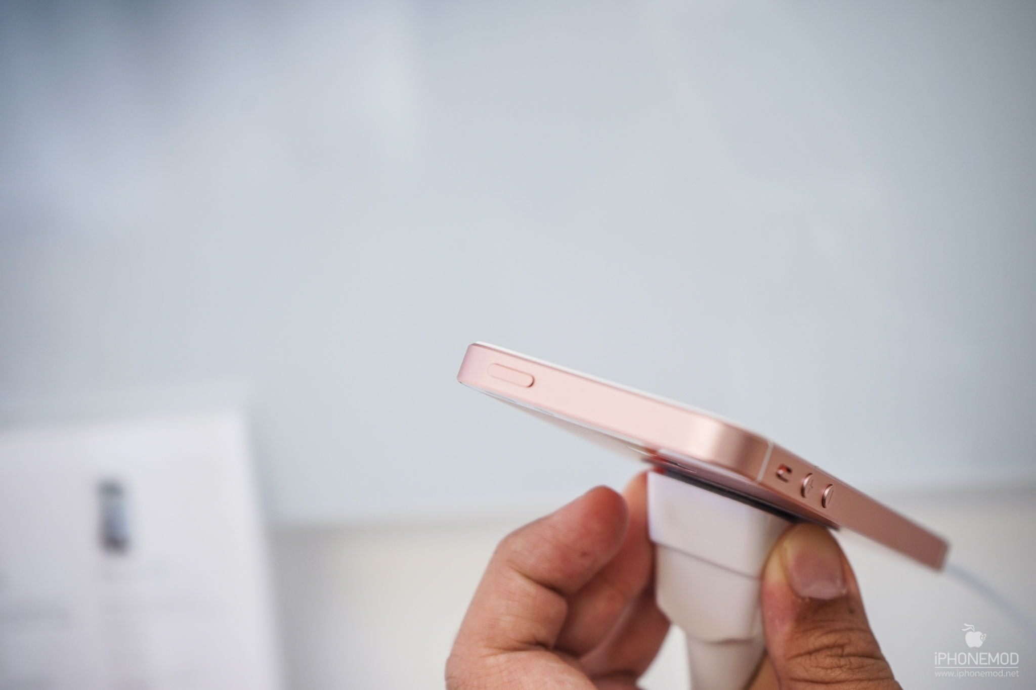 iphone-se-rose-gold-4