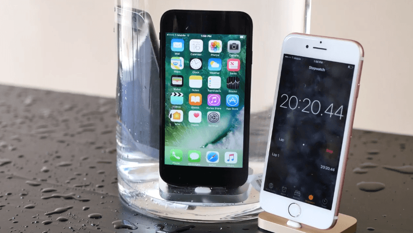 iPhone7-Water-1