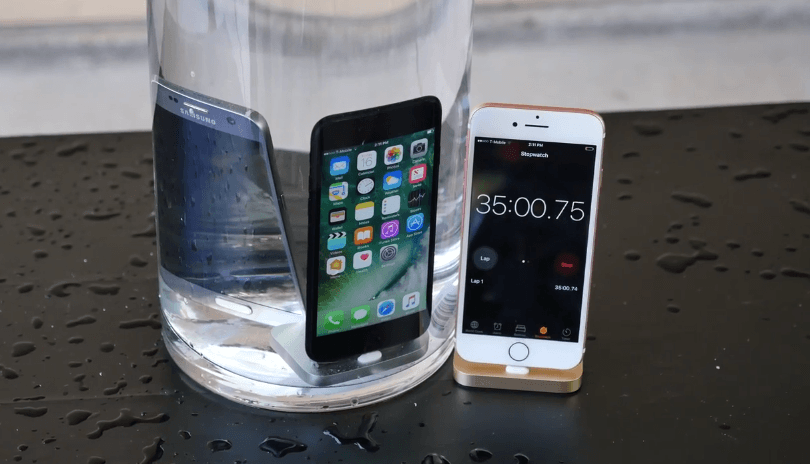 iPhone7-Water-2