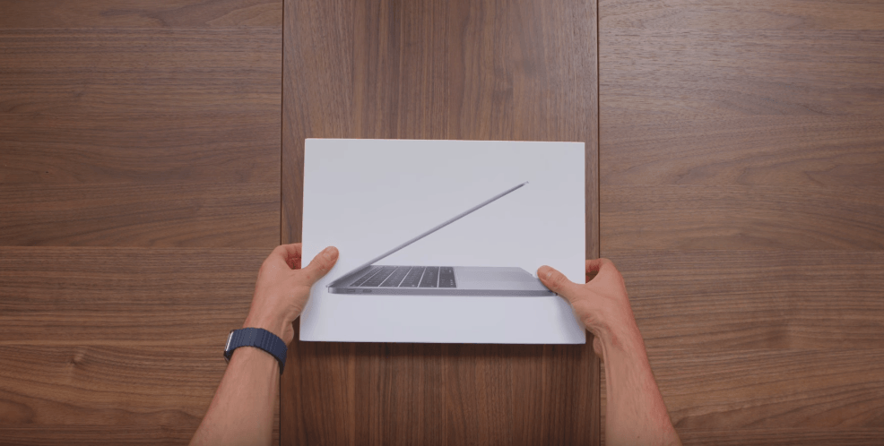 MacBookPro13UnBox-1-0