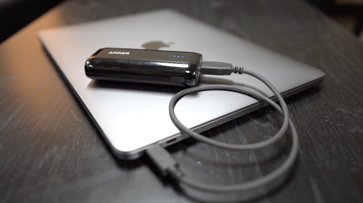macbook-pro-charge-powerbank