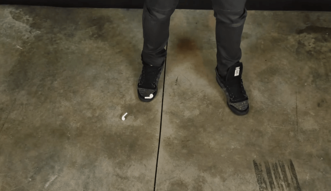 AirPods-Drop-Test-1-3