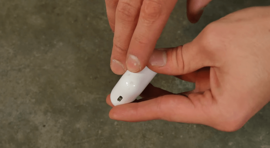 AirPods-Drop-Test-3-2