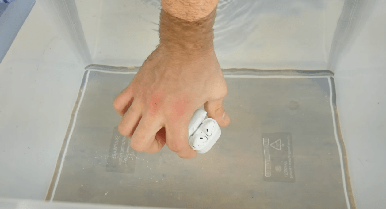 AirPods-Drop-Test-6-1