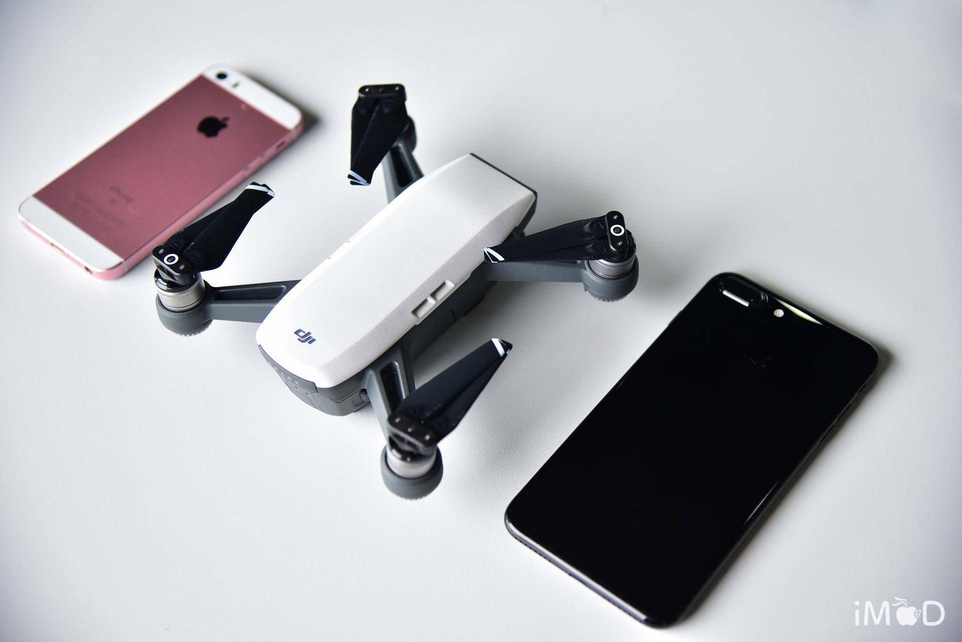 dji spark unboxing-iphone se iphone 7