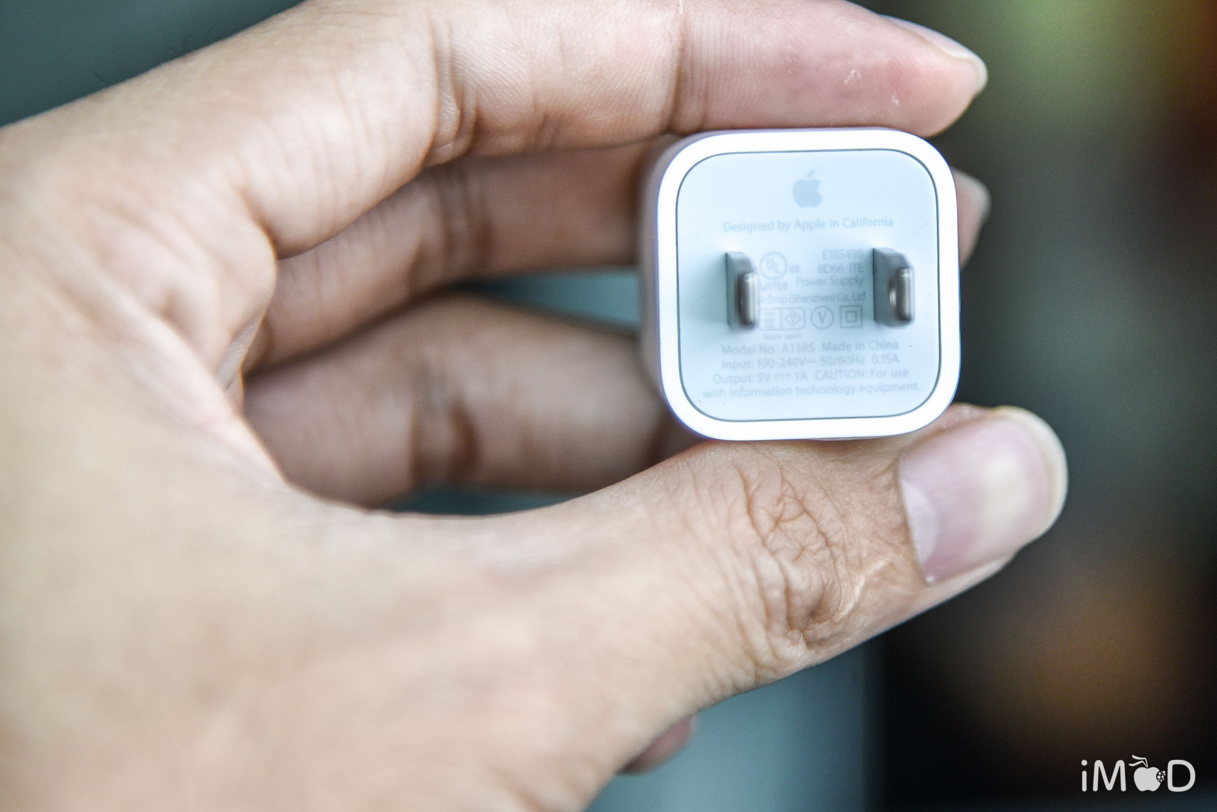 Check Apple Adapter Genuine 3541