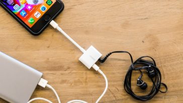 Belkin 3.5mm Audio + Charge Rockstar 2