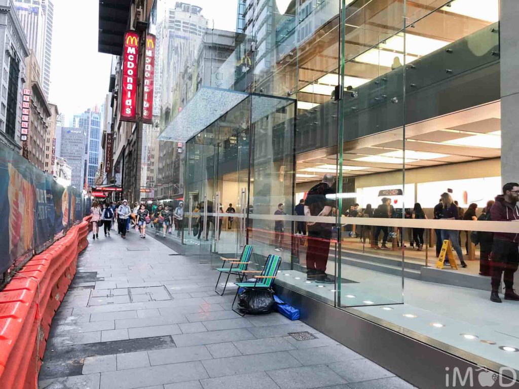 จองคิวหน้า Apple Store กันแล้ว เพื่อรอซื้อ iPhone X วันที่ 3 พ.ย. 2560 นี้