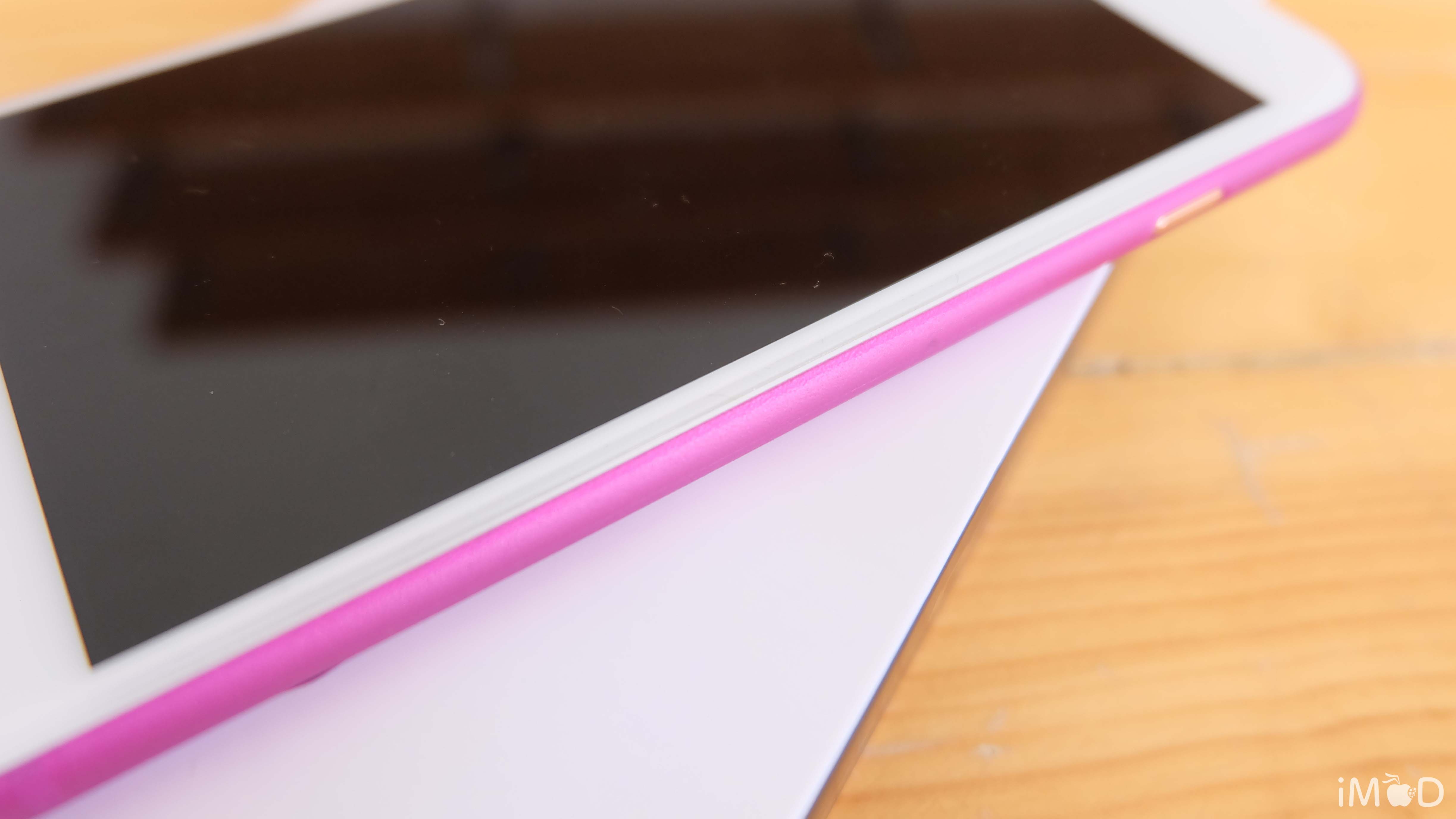 Incipio Feather Light 4