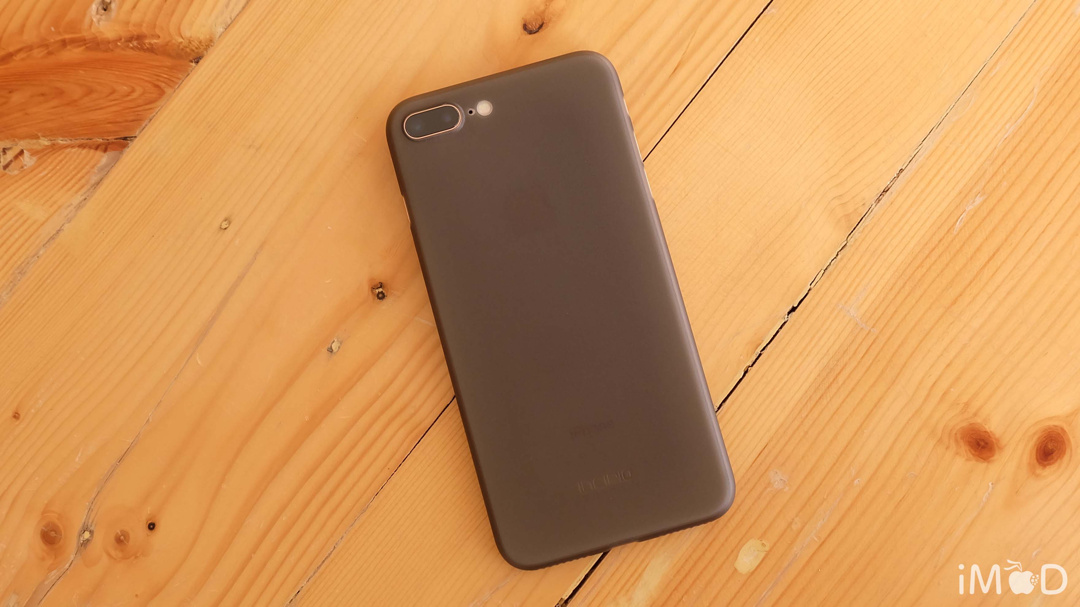 Incipio Feather Light 9