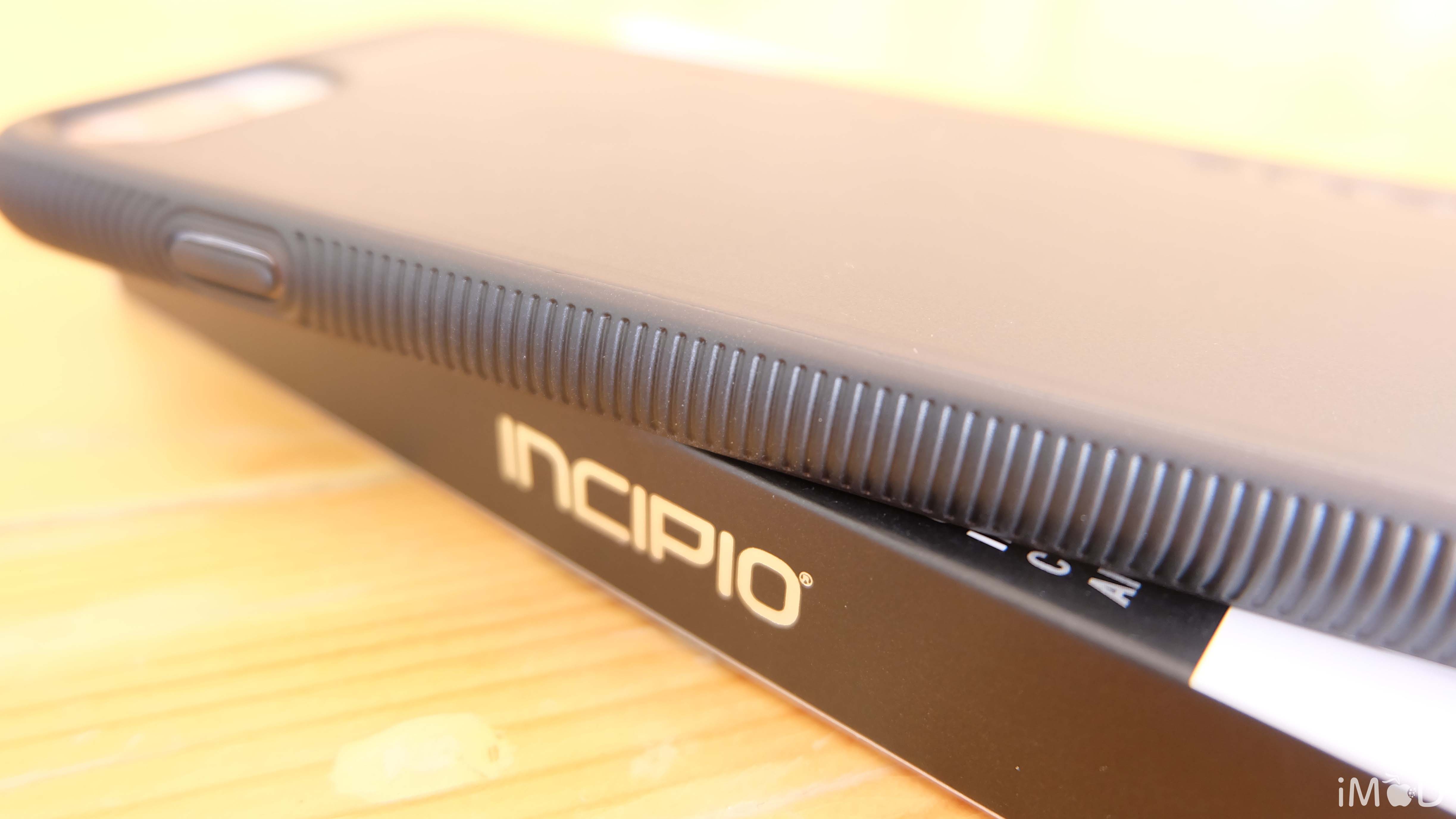 Incipio Octane 4