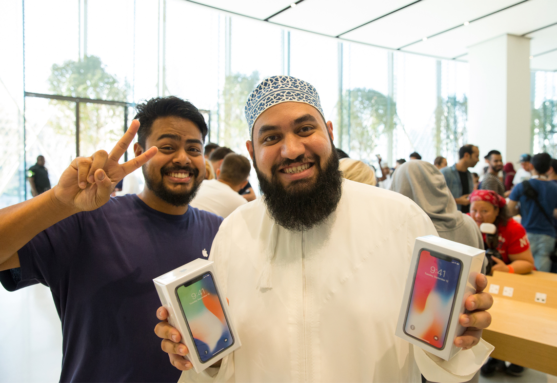 Iphone X Launch Day Photo 3
