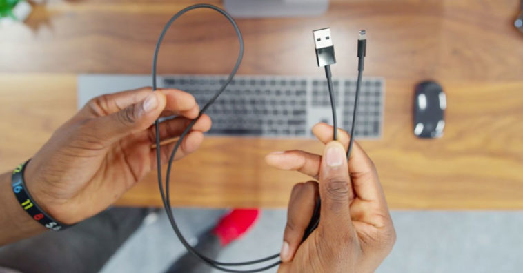 Imac Pro Come With Black Lightning Cable