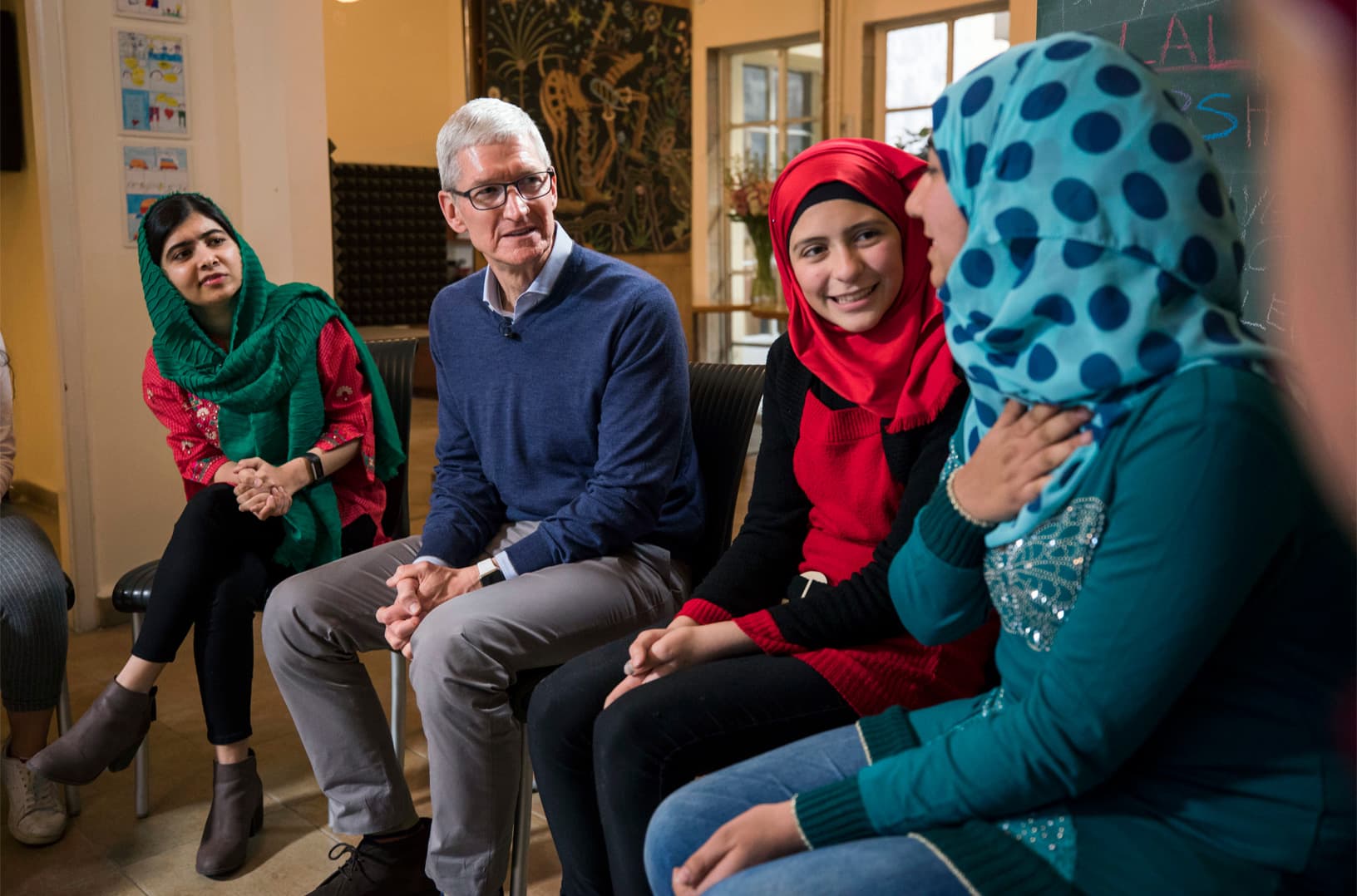 Tim Cook Visits Students Beirut Lebanon 01212018