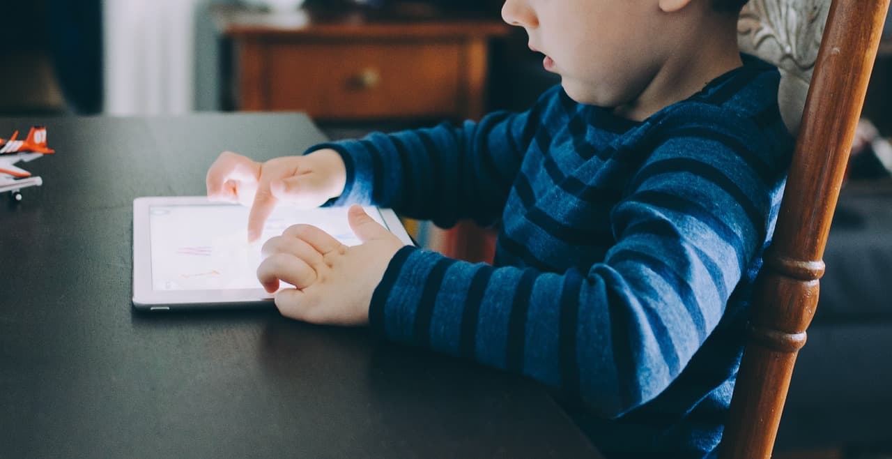 Kid Play Ipad