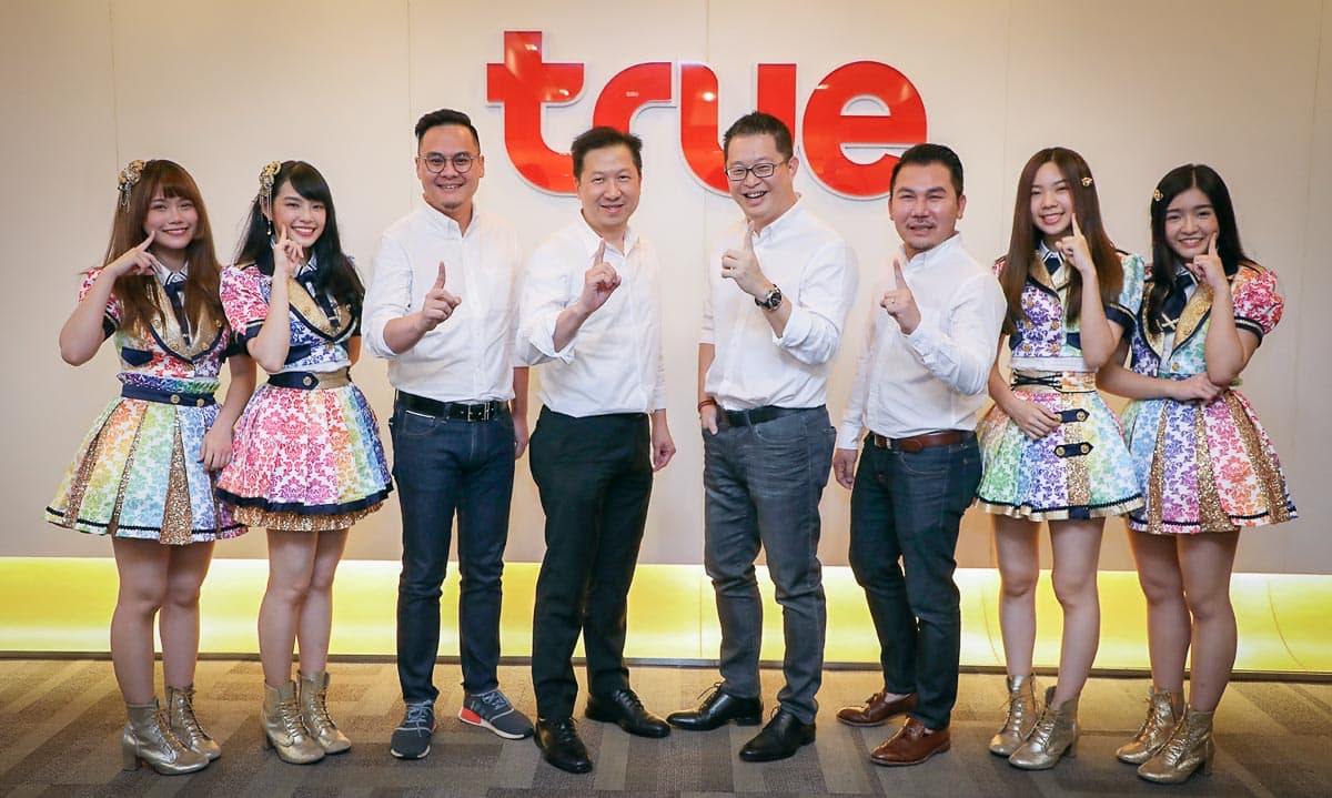 Truemove H X Bnk48 022