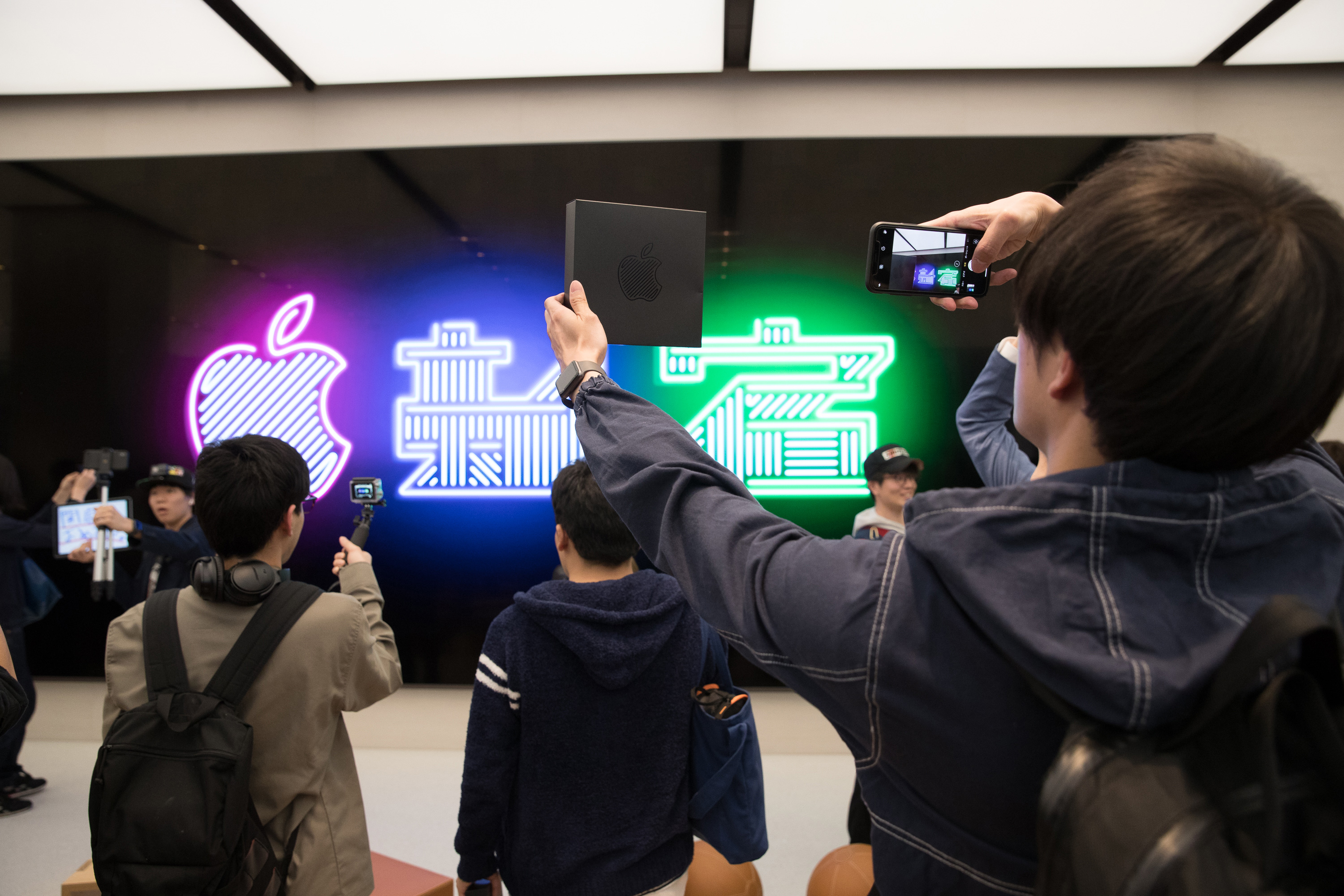 Apple Store Shinjuku Opening 6k Video Wall 04062018
