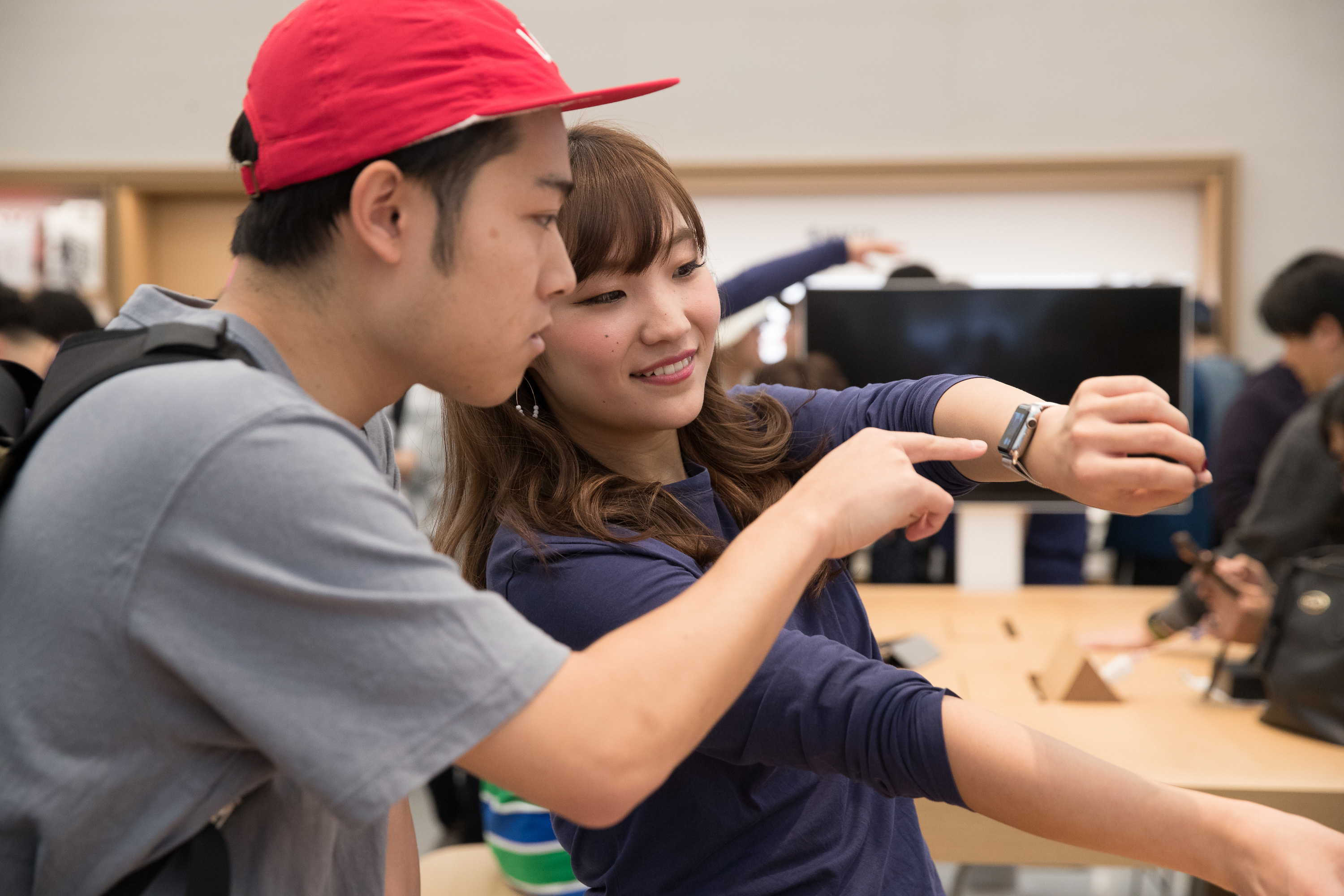 Apple Store Shinjuku Opening Employee Showing Apple Watch 04062018