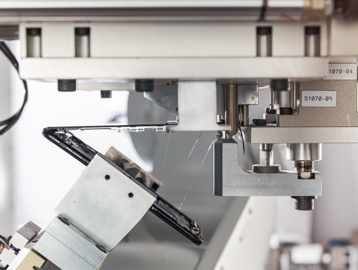 Daisy Robot Disassembles Iphone Retrieving Components 04192018