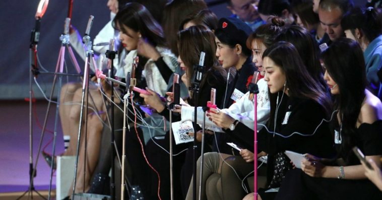 Fashion Show Streamers