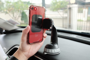 gizmo-magnetic-car-holder