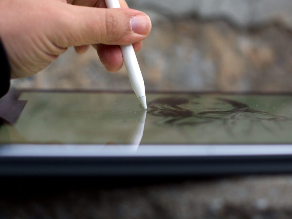 Ipad Pro Pencil On Screen Hero