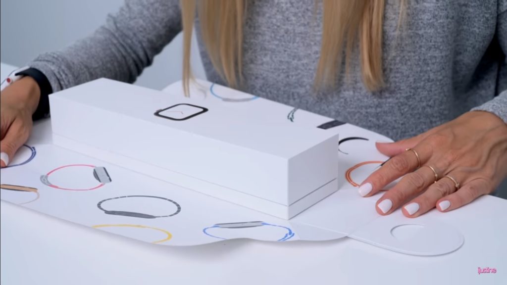 Apple Watch Series 4 Unboxing Youtuber 1
