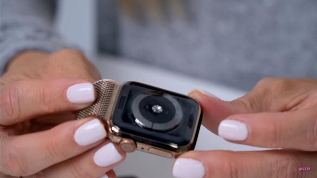 Apple Watch Series 4 Unboxing Youtuber 6