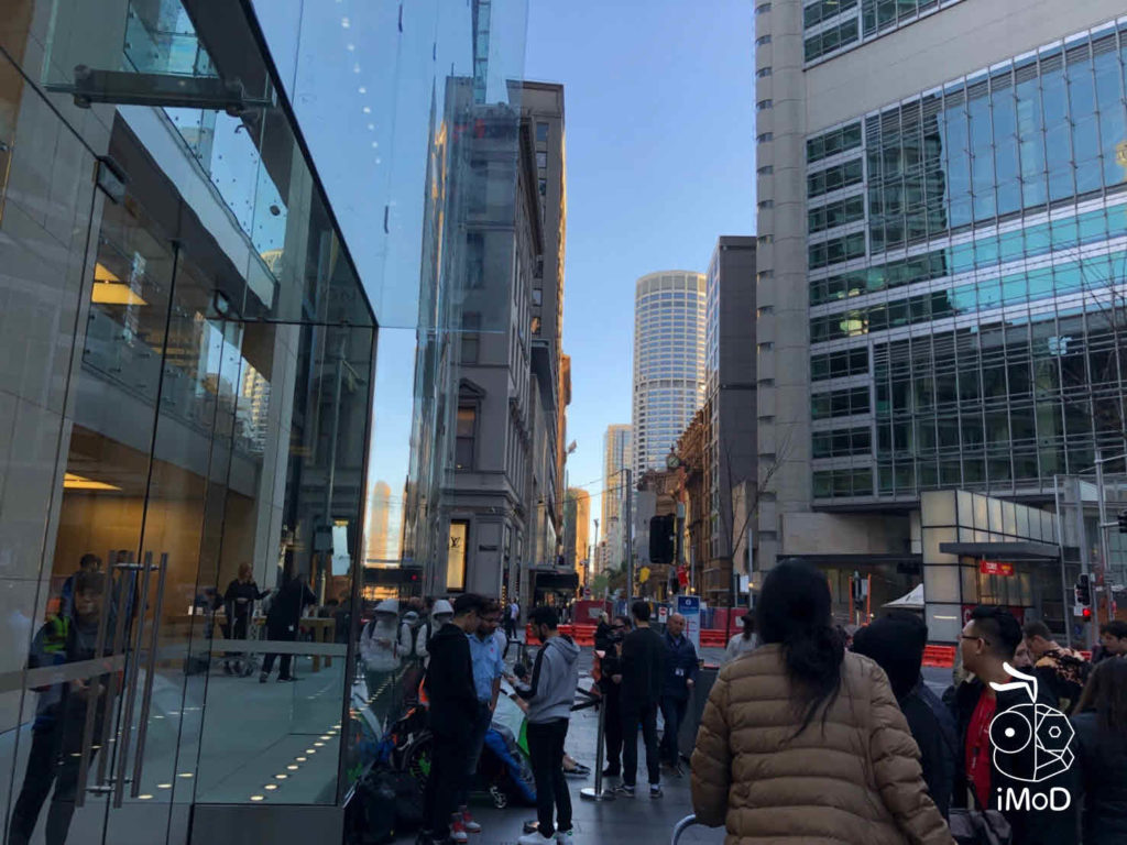 Iphone Xs Iphone Xs Max Apple Watch Series 4 First Launch Day 006