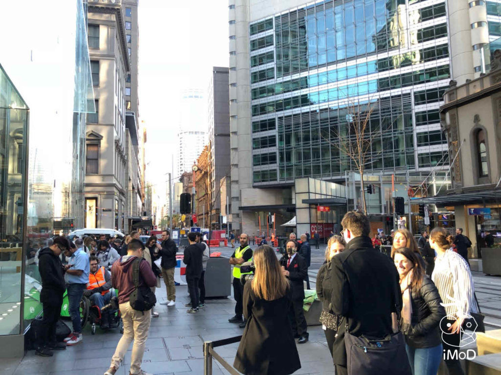 Iphone Xs Iphone Xs Max Apple Watch Series 4 First Launch Day 010