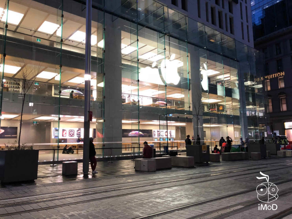 Iphone Xs Iphone Xs Max Apple Watch Series 4 First Launch Day 015