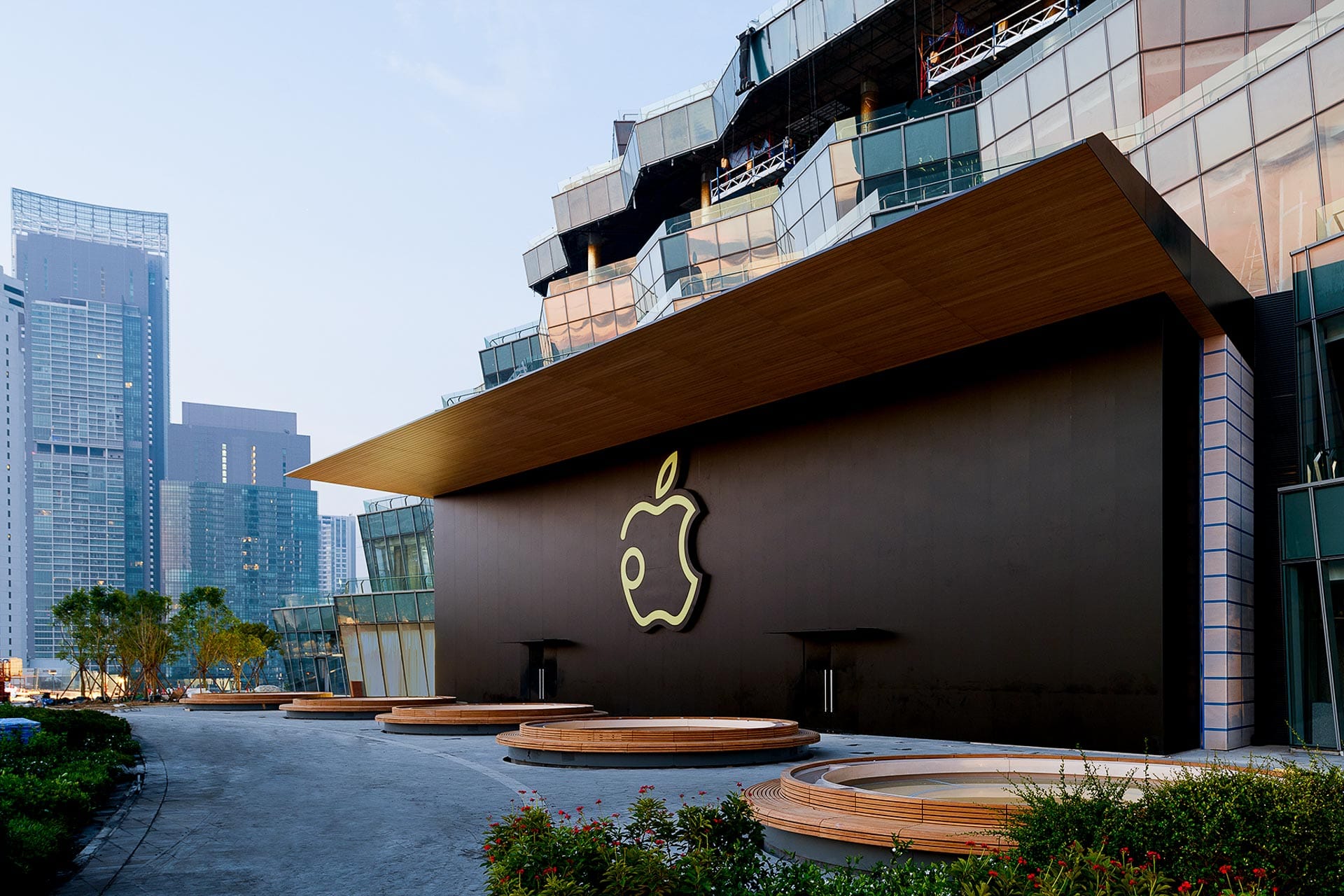 Apple Iconsiam 2
