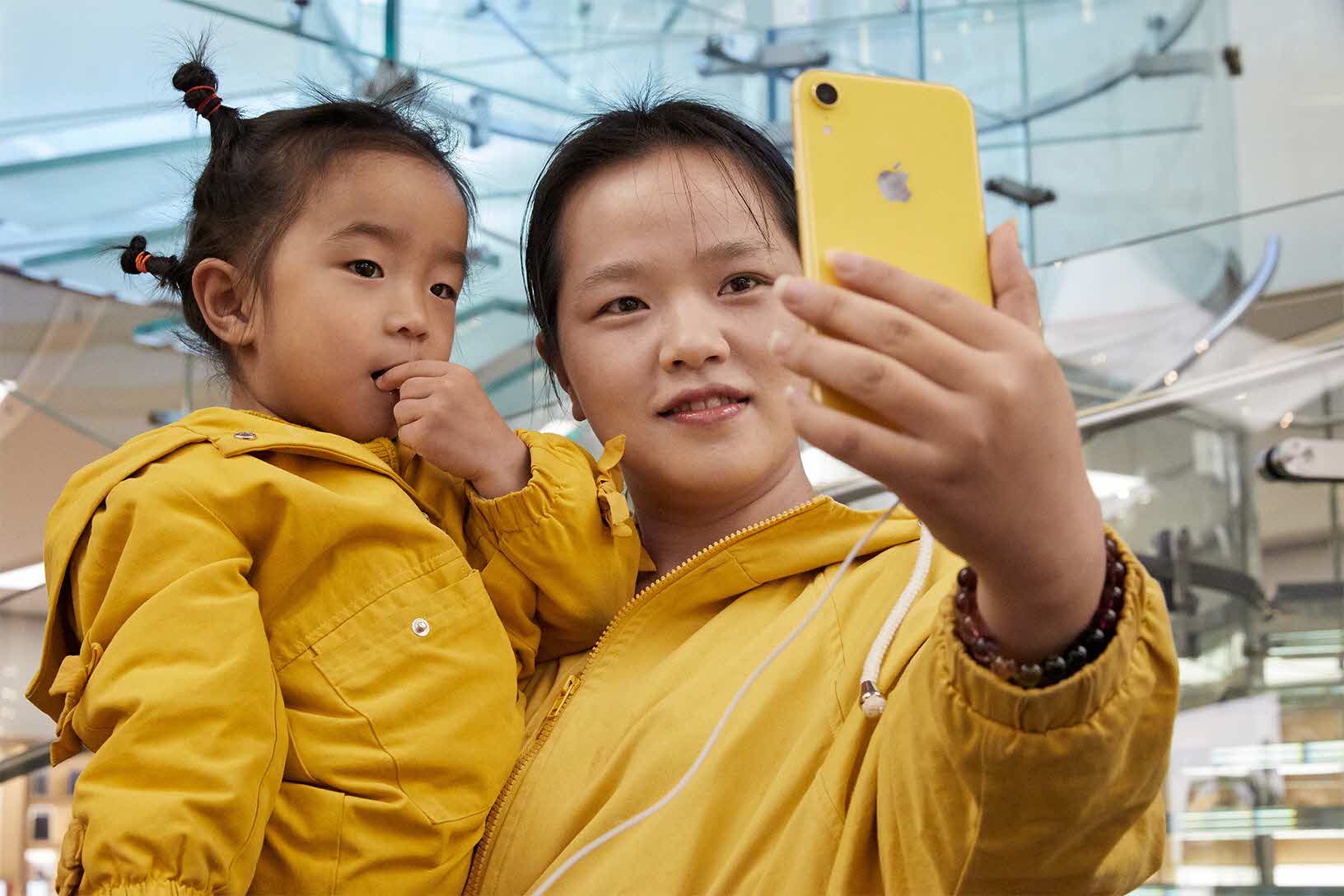 Iphonexr Launch Wangfujing Beijing Matching Yellow 10262018