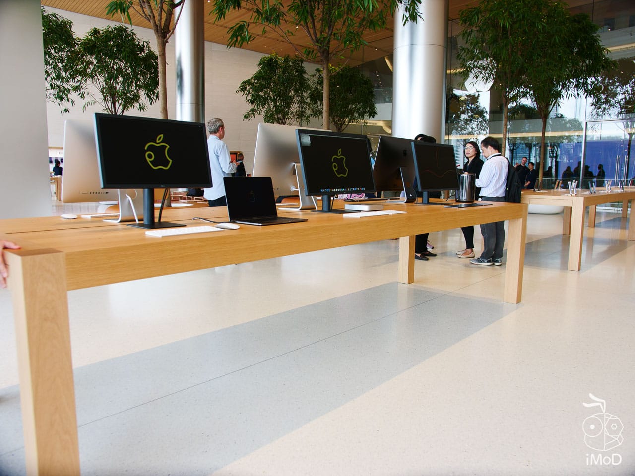 Apple Iconsiam 1200335