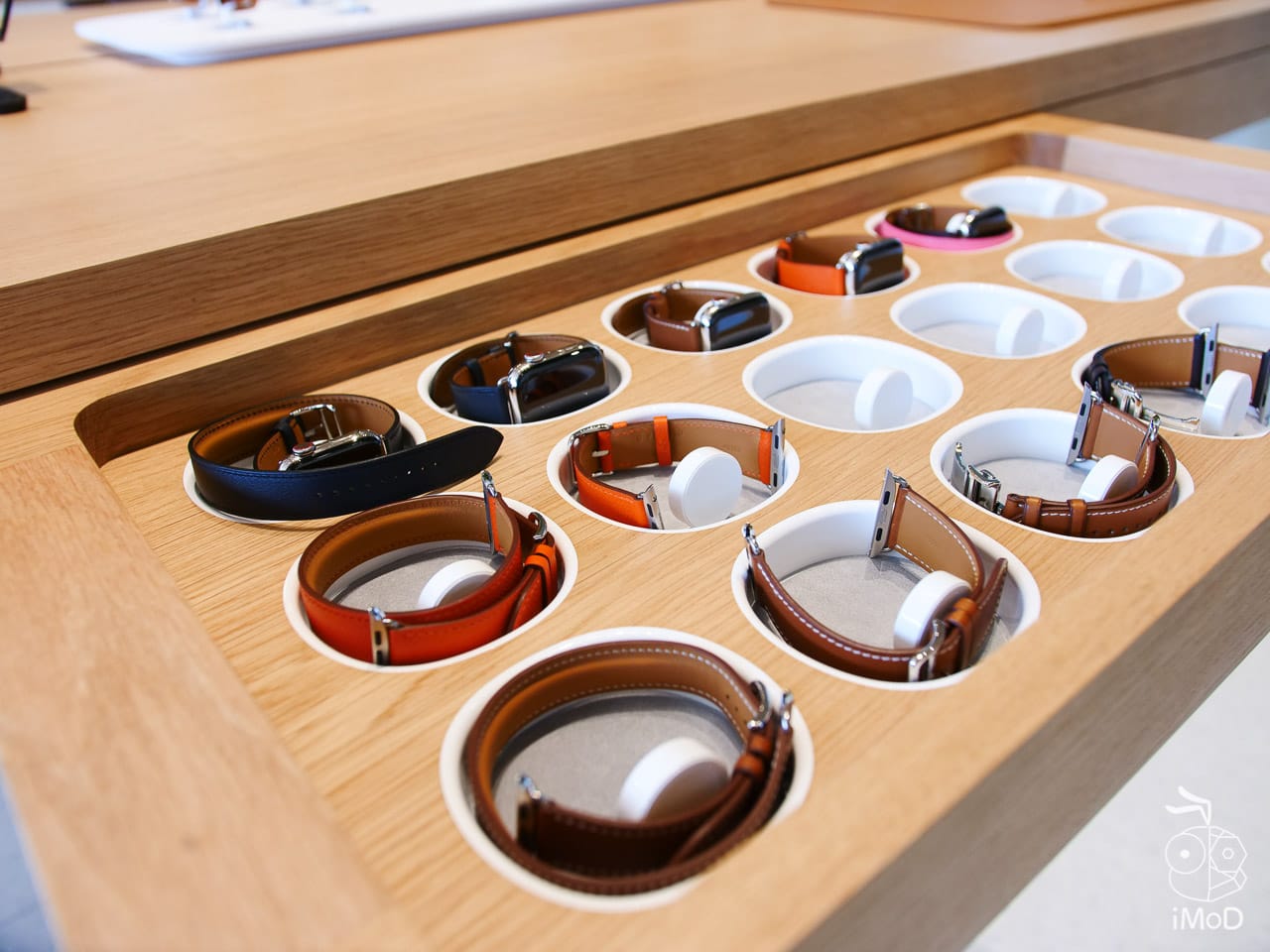 Apple Iconsiam 1200348