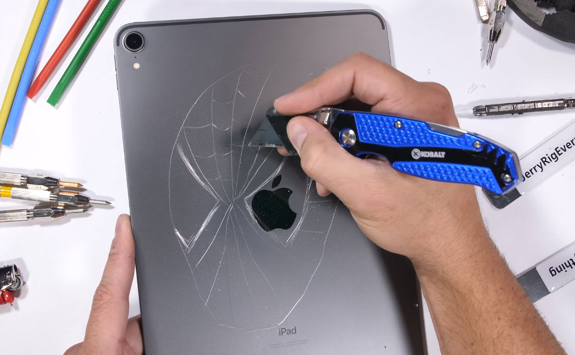 Ipad Pro 2018 Easy To Bend Img 6