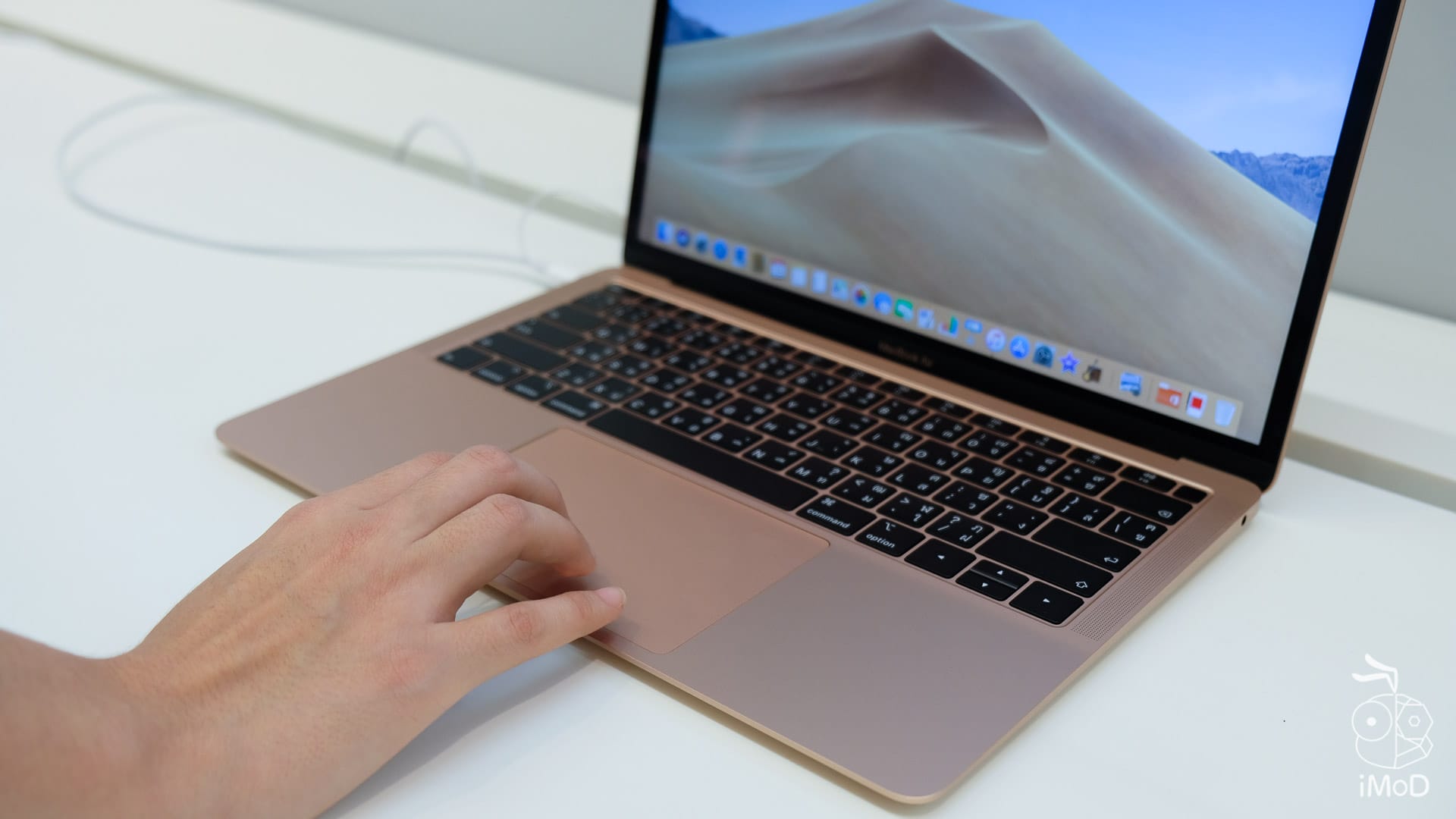 Ipad Pro Macbook Air 2018 Studio7 2370