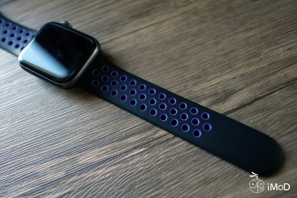 Apple Watch Nike Sport Band Black Hyper Grape Color 19