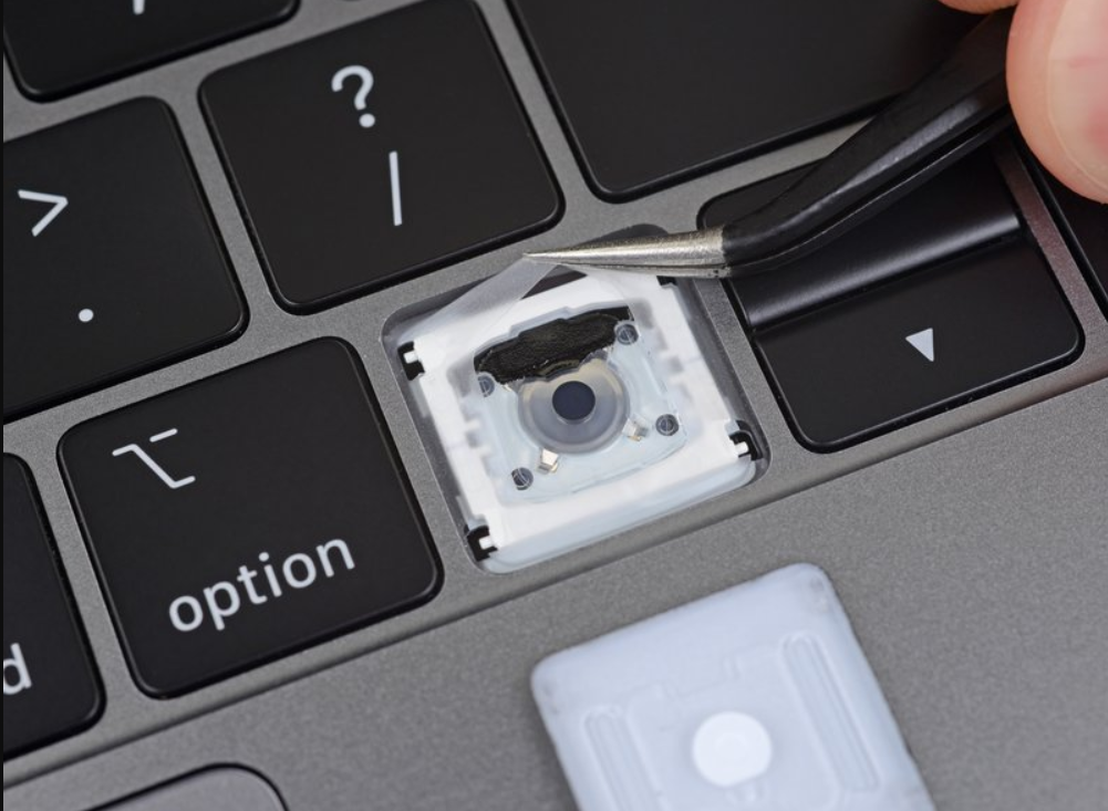 Ifixit Teardown Macbook Pro 13 Inch 2019 Img 4