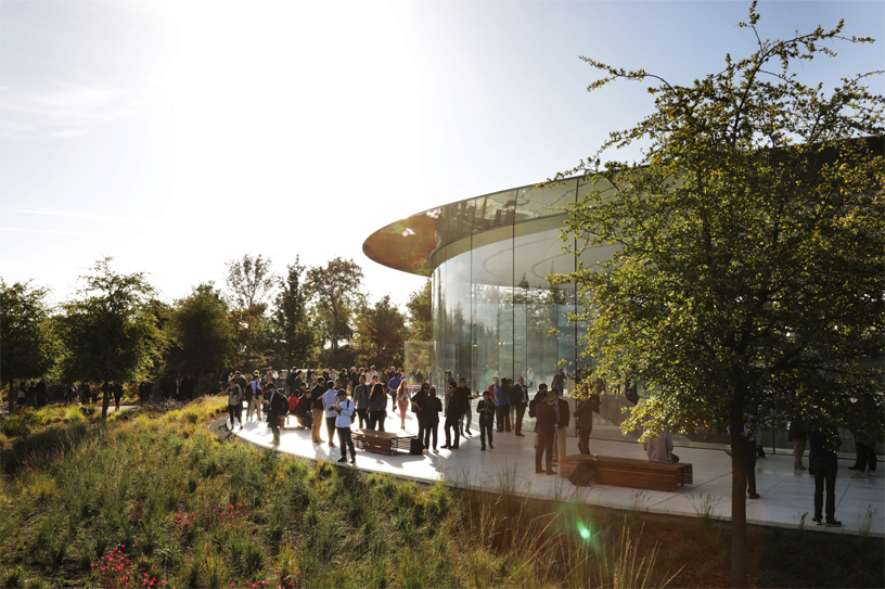 Apple Keynote Guest Arrive Steve Jobs Theater Apple Park 09122018 Big.jpg.large