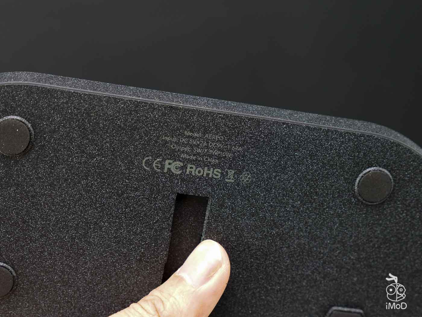 Uniq Aereo 3 In 1 Wireless Charging Pad Review 1299807