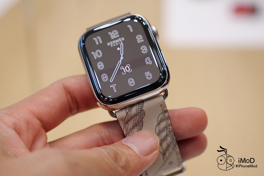 Hemes Space Black And Titanium Apple Watch Series 5 First Time 4